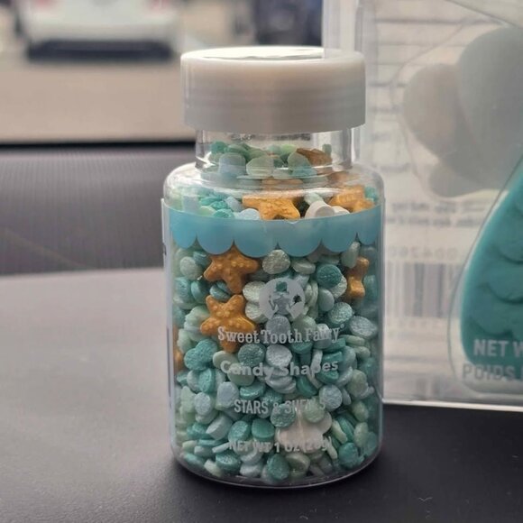 Mermaid tail cake toppers woth 2 jars of sprinkles. New in box Mermaid birthday - Picture 4 of 10